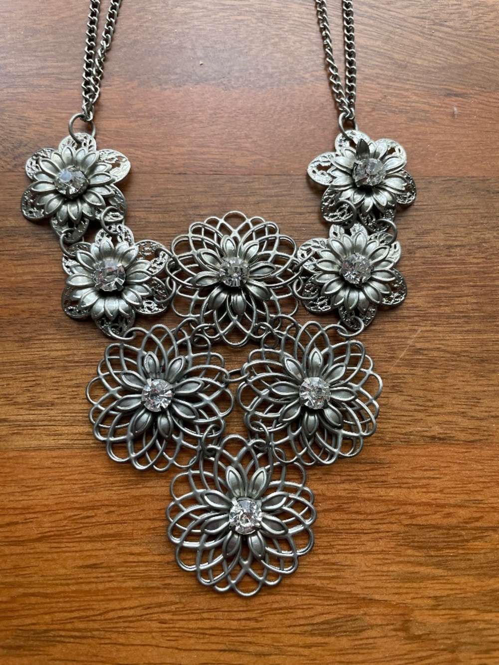 Silver Flower necklace - Lightweight